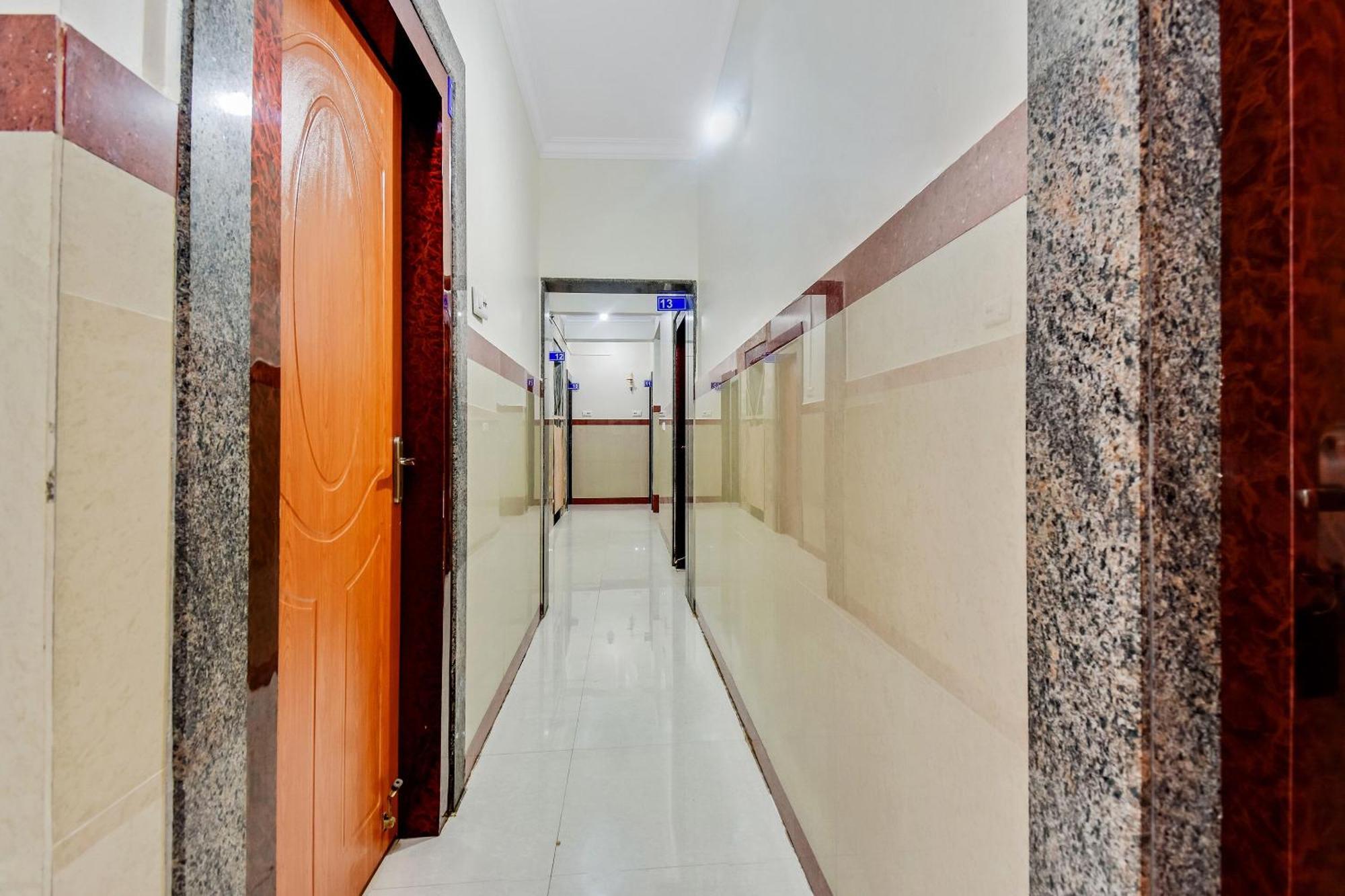 Hotel O Sri Sai Guru Comforts Yelahanka Экстерьер фото